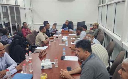 اجتماع بمطار الريان يناقش خطة طوارئ صحية شاملة لتعزيز الجاهزية ومواجهة الأوبئة العابرة للحدود