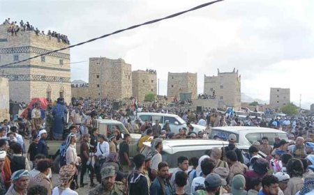 مكاتب يافع العشرة تُحيي التراث الشعبي في مهرجان القارة الكرنفالي بأبين