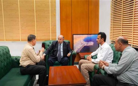 عضو مجلس القيادة سالم الخنبشي يناقش تموين الغاز بحضرموت ويفتتح مبنى بمعهد العلوم الصحية بالمكلا
