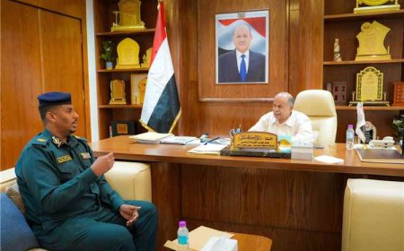 الخنبشي يشيد بجهود مكافحة المخدرات بساحل حضرموت ويؤكد دعم تعزيز قدرات الإدارة