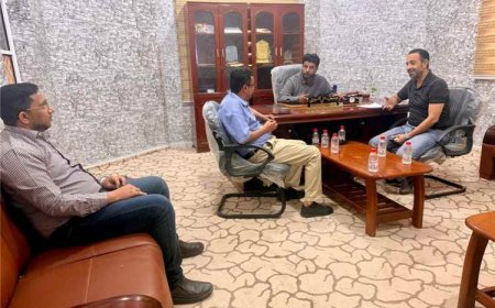 مدير عام مكتب الزراعة بالمهرة يناقش احتياجات القطاع البيطري وتعزيز أنشطة الترصد الوبائي بالمحافظة