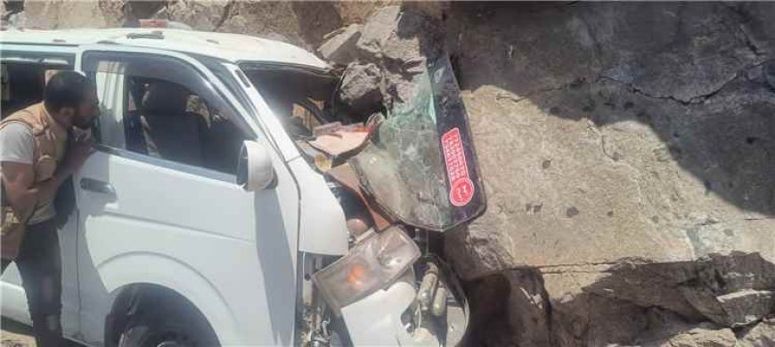 بينهم نساء وأطفال.. جرحى في حادث مروري مروع بنقيل هيجة العبد