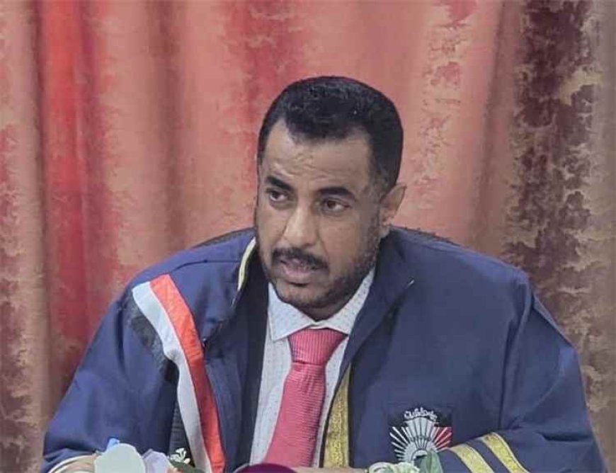 عبدالعزيز الحمزة يوضح: سقطرى على طاولة التشكيك… مفارقة تثير الجدل بين خطابين في مؤتمر عدن