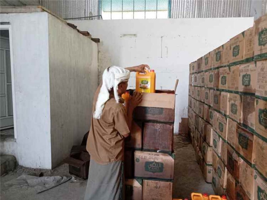 إجراءات رقابية تقود إلى إغلاق مستودع غير ملتزم بمعايير التخزين بساحل حضرموت